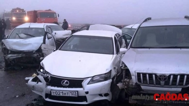 Rusya'da zincirleme trafik kazası: 2 ölü, 12 yaralı