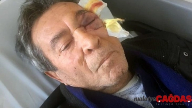 Sağlıkçı yumruk attığı 70 yaşındaki adamı hastanelik etti