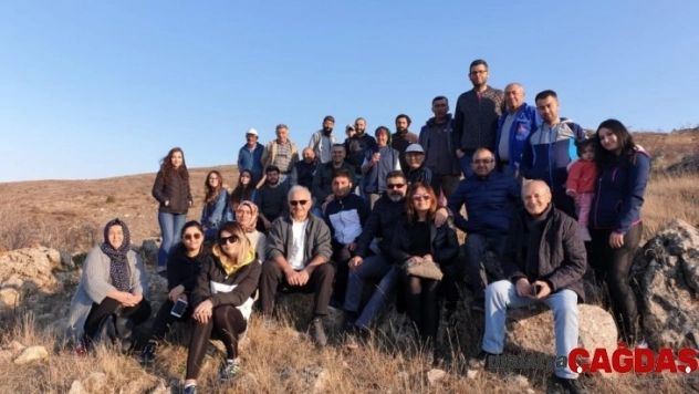 Sağlıkçılar bin 500 fidan dikti