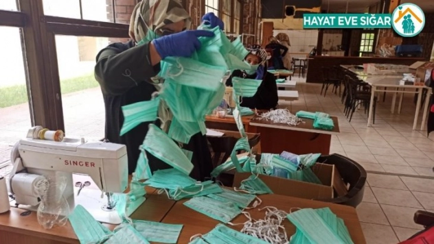 Sağlıkçıların eşlerinden maske desteği