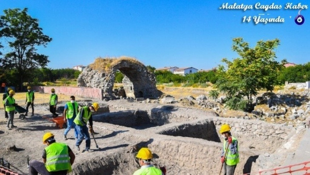 Şahabiyye-i Kübra Medresesinde kazı çalışmalarına başlandı
