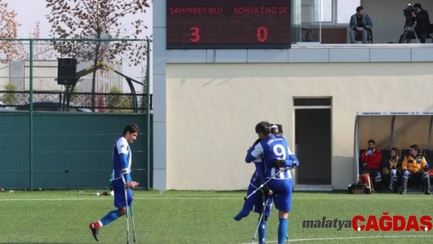 Şahinbey Ampute'nin beli bükülmüyor