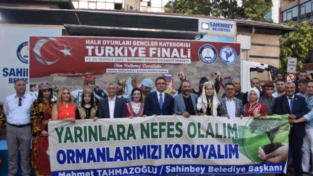 Şahinbey Belediyesi halk oyunları finaline ev sahipliği yaptı