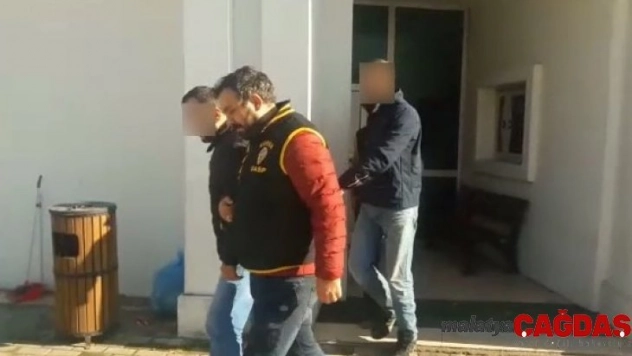 Sahte polisler çocukları gasp etti