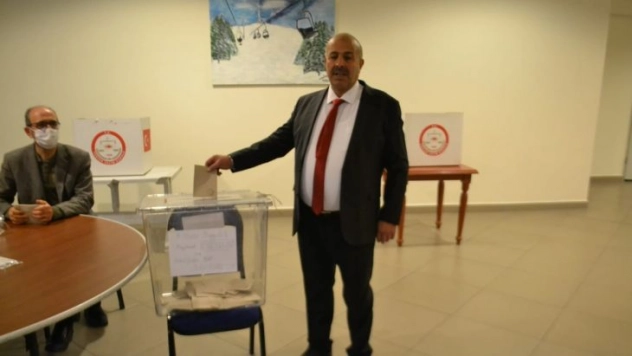 Saka, yeniden başkan seçildi