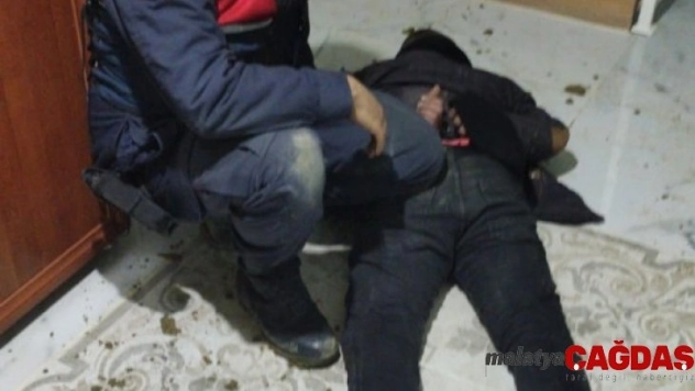 Sakarya'da 2 katlı evi soymak isteyen hırsız suçüstü yakalandı