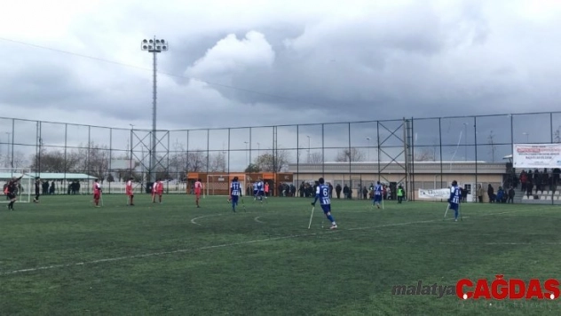 Şampiyon ilk yarıyı lider kapattı 1-0