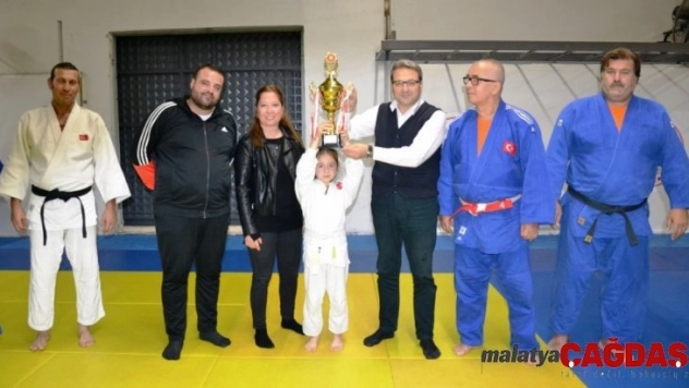 Şampiyon judoculara tebrik ziyareti