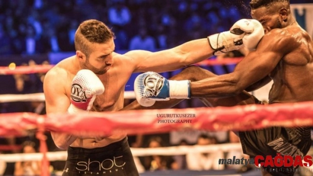 Şampiyon kickbokscu Mücahit Kulak, Alman rakibini mağlup etti