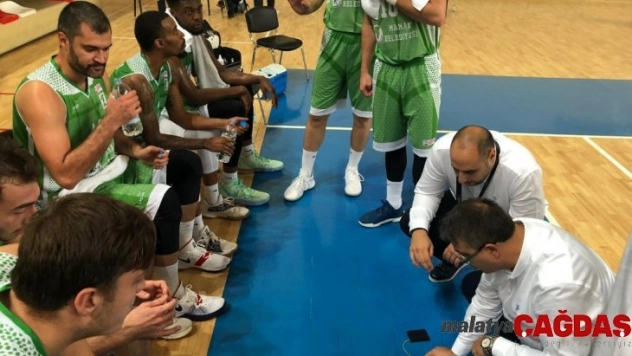 Şampiyon Mamak Belediyesi Basketbol Takımı galibiyetle başladı