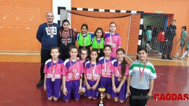 Şampiyon Mehmet Akif Ersoy Ortaokulu