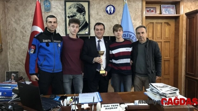 Şampiyonluk sevincini başkanla paylaştılar