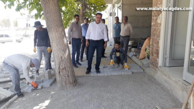 Samsat ilçesinde şehir içi yollar kilitli parke taşı ile döşeniyor