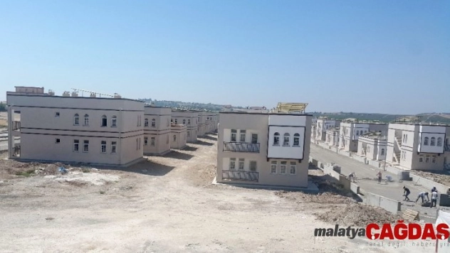 Samsat'ta depremzede vatandaşlar için kura çekildi