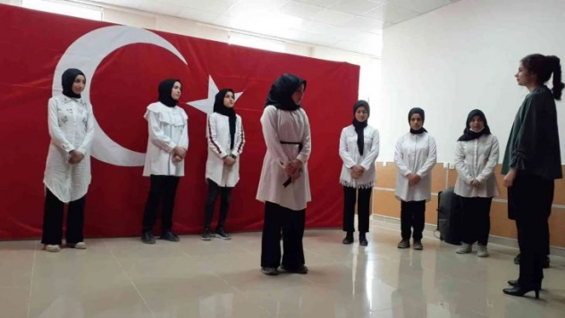 Samsat'ta İstiklal Marşı'nın kabulünün 101. yılı kutlandı