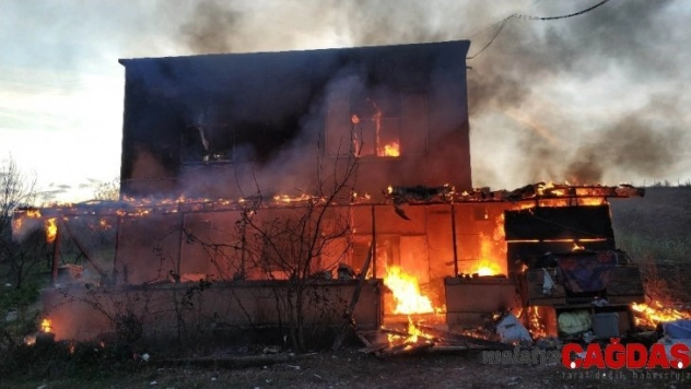 Samsun'da alev alev ev yangını