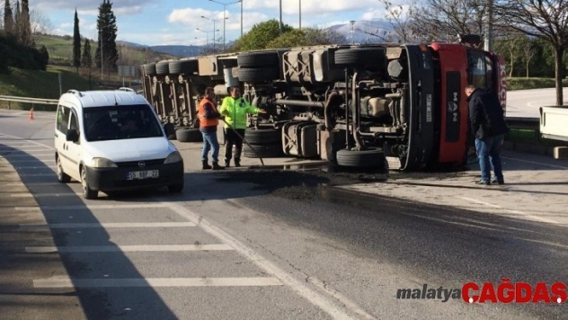 Samsun'da tır kazası ucuz atlatıldı