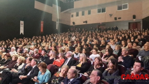 Sanat güneşi şarkılarıyla Maltepe'de anıldı