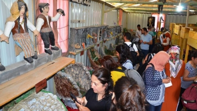 Sanatevine dönüştürdüğü evi ziyaretçi akınına uğruyor