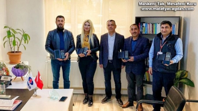 SANKO'dan sağlık çalışanlarına plaket