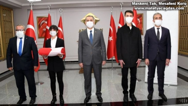 Şanlı Türk Bayrağı Şanlıurfa'dan teslim alınarak Gaziantep'e uğurlandı