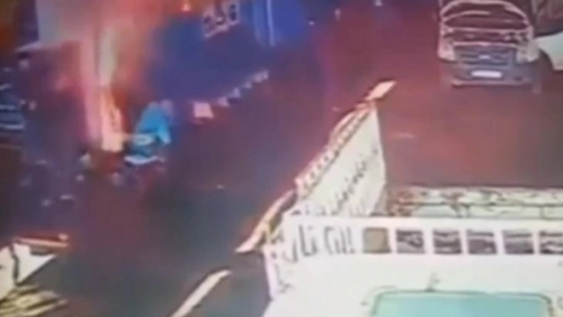 Şanlıurfa'da ateşe dökülen tiner 4 işçiyi hastanelik etti