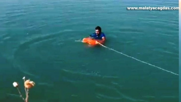 Şanlıurfa'da boğulmak üzere olan genç itfaiye ekiplerince kurtarıldı