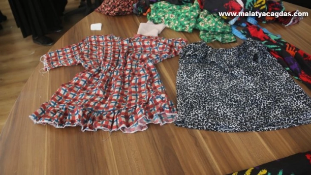 Şanlıurfa'da el emeği kıyafetler çocukların bayram sevinci oldu