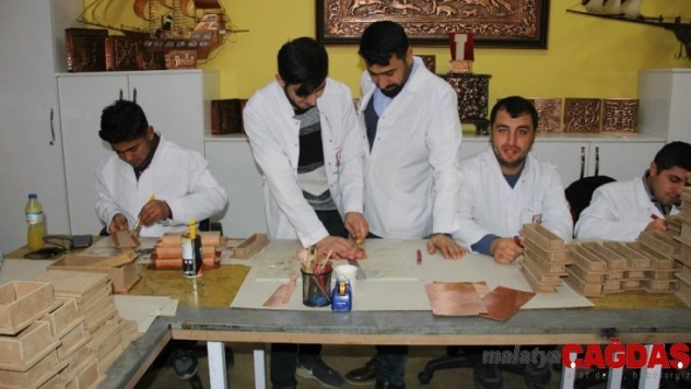 Şanlıurfa'da engelli vatandaşlara çeşitli dallarda kurs imkanı sunuluyor