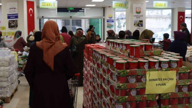 Şanlıurfa'da her ay 10 bin ihtiyaç sahibi sosyal marketten alışveriş yapıyor