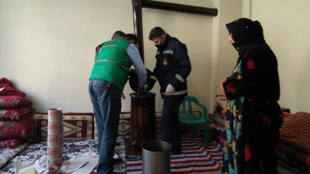 Şanlıurfa'da ihtiyaç sahiplerine odun sobası desteği