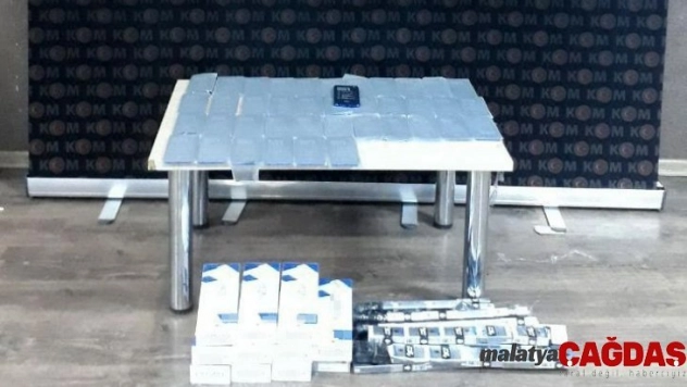 Şanlıurfa'da kaçak cep telefonları ile sigara ele geçirildi