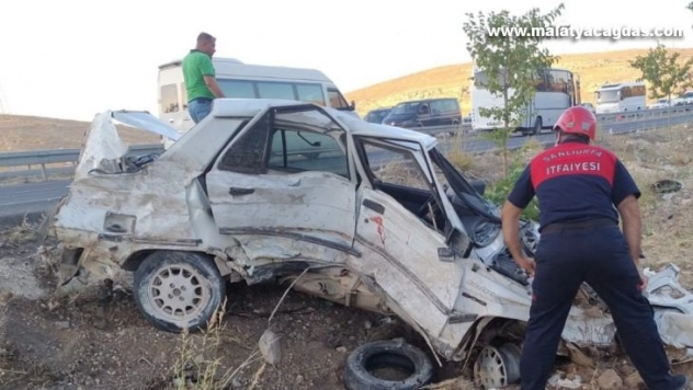 Şanlıurfa'da minibüs ile otomobil çarpıştı: 2 yaralı