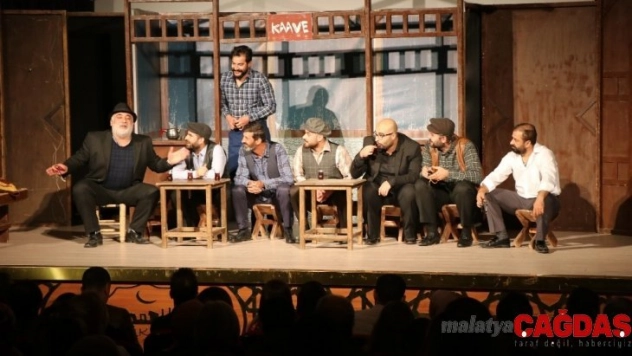 Şanlıurfa'da öğretmenler gününe özel tiyatro sergilendi