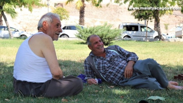 Şanlıurfa'da sıcak hava bunalttı