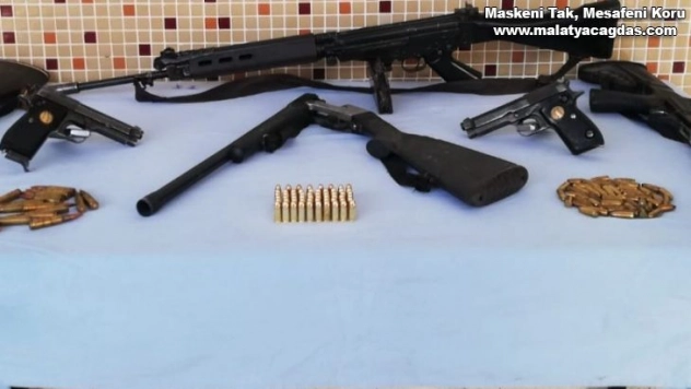 Şanlıurfa'da silah kaçakçılarına operasyon: 3 gözaltı