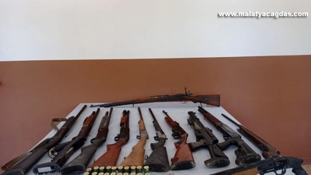 Şanlıurfa'da silah kaçakçılığı operasyonu: 2 gözaltı