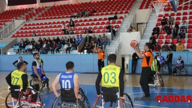 Şanlıurfa'ya basket yağdırdı