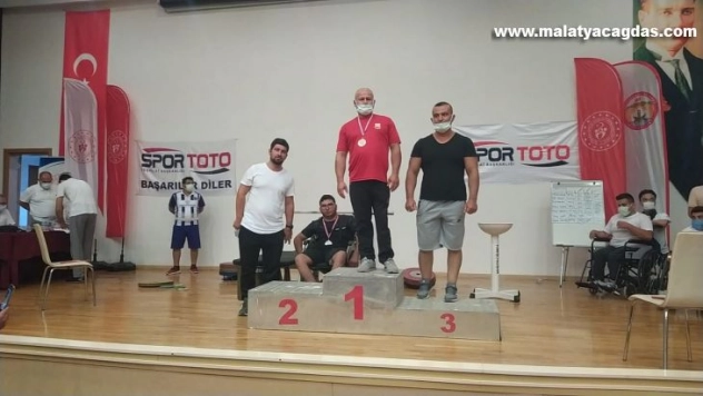 Şanlıurfalı halterciler şampiyonaya damga vurdu