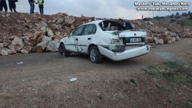 Şarampole yuvarlanan otomobil sürücüsü yaralandı