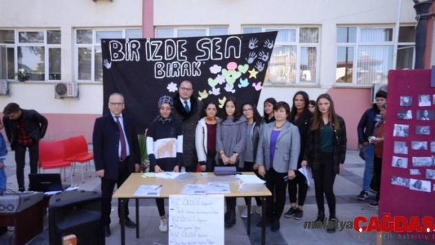 Sarıgöllü öğrenciler kadına yönelik şiddete dikkat çekti