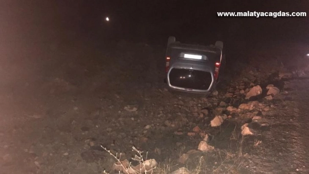 Sarıkamış'ta otomobil takla attı: 5 yaralı
