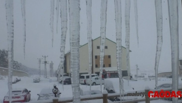 Sarıkamış'ta yoğun kar yağışı