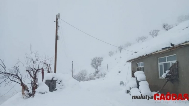 Sason'da kar yağışı ulaşımı olumsuz etkiledi