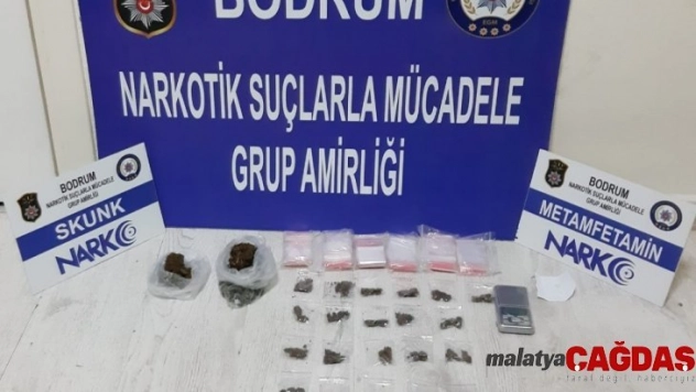 Satmaya çalıştığı uyuşturucuyla birlikte yakalandı