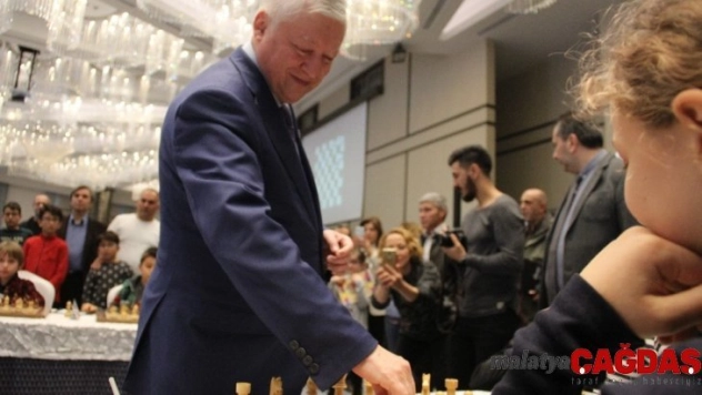 Satrancın büyük ustası Karpov Mersin'de