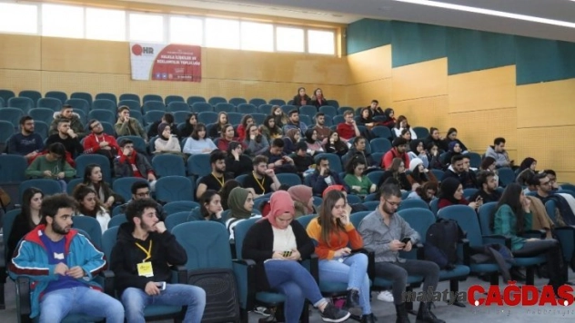 SAÜ'de 'Dijital Algı Yönetimi' isimli konferans düzenlendi