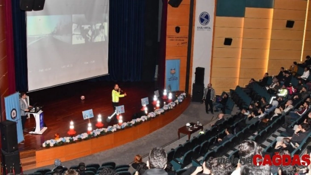 SAÜ'de 'Güvenli Sürüş Kuralları' konuşuldu