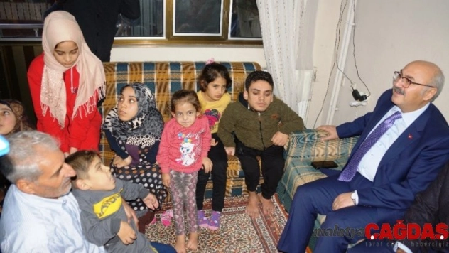 Savaş mağduru Suriyeli engelli kardeşlere devlet sahip çıktı