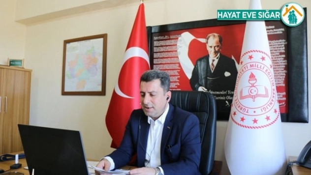 Savaşçı, öğretmenlerle video konferans görüşmesi yaptı